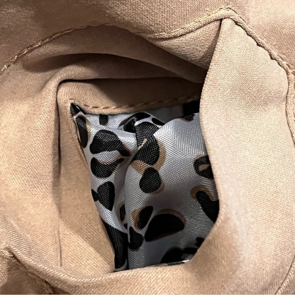 Tahari lined peplum child’s jacket size 12 months - Picture 8 of 10